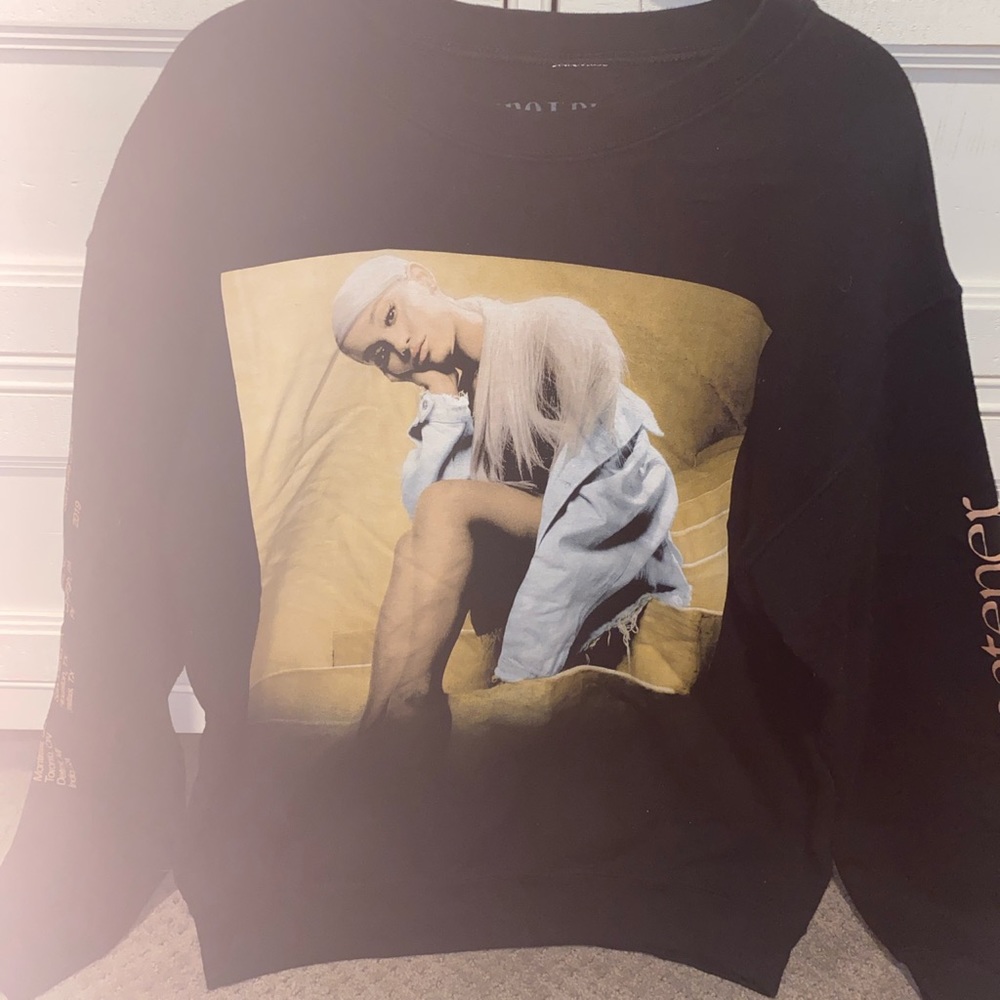 Ariana grande sweatshirt
